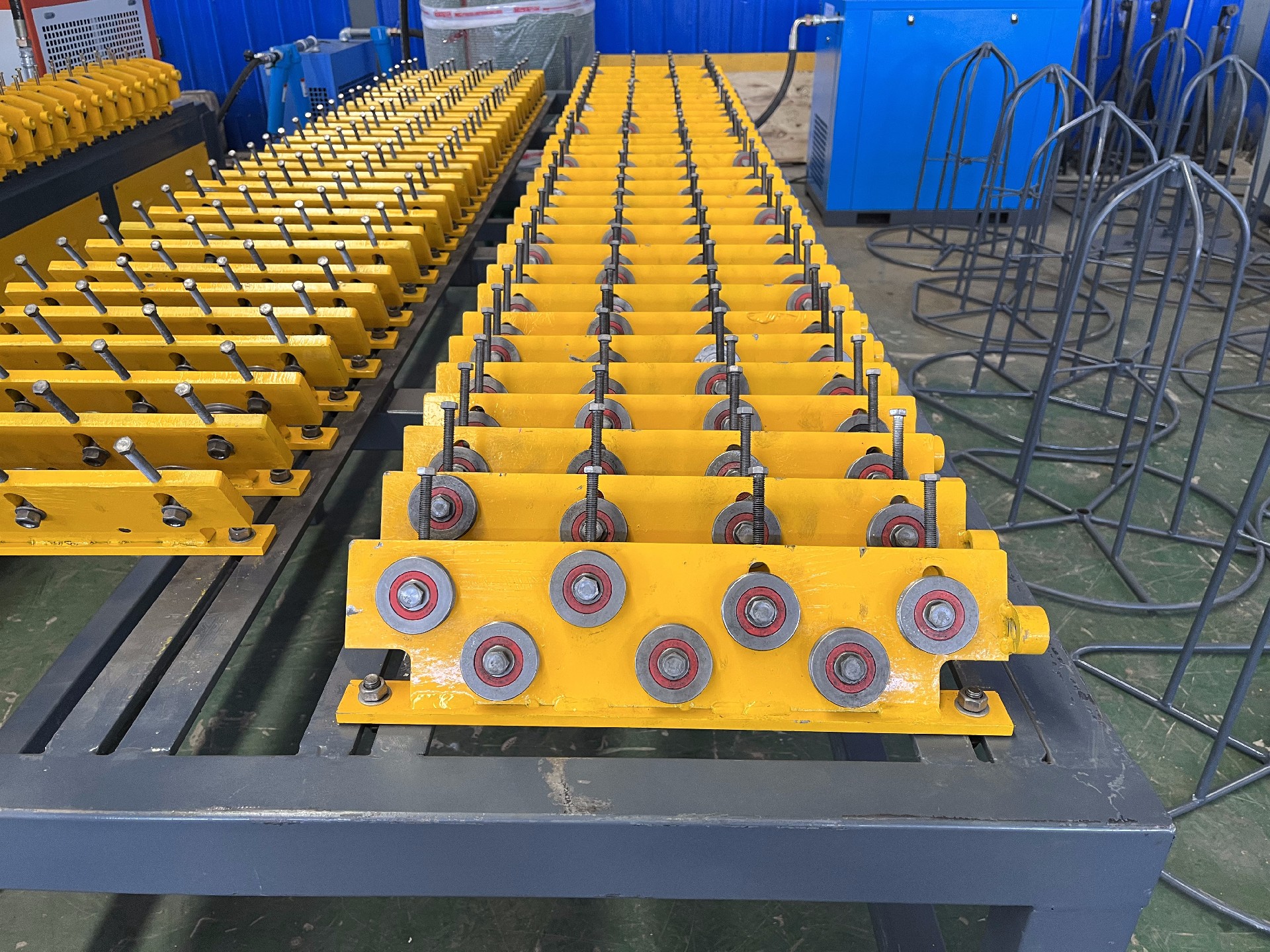 Automatic reinforcing mesh welding line