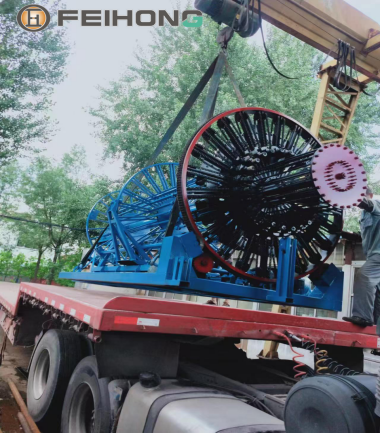 Concrete pipe cage welding machine